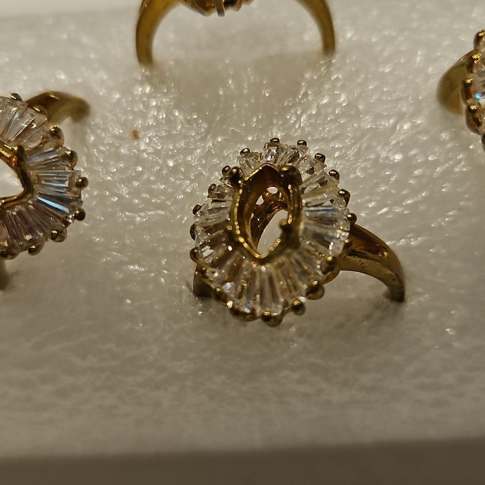 4 Goldtone & Rhinestone 6.5 Women's Prong Ring Setting - Picture 4 of 11